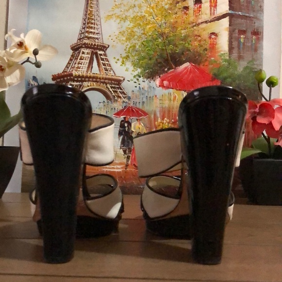 L.A.M.B. Platform Sandal - Picture 2 of 3